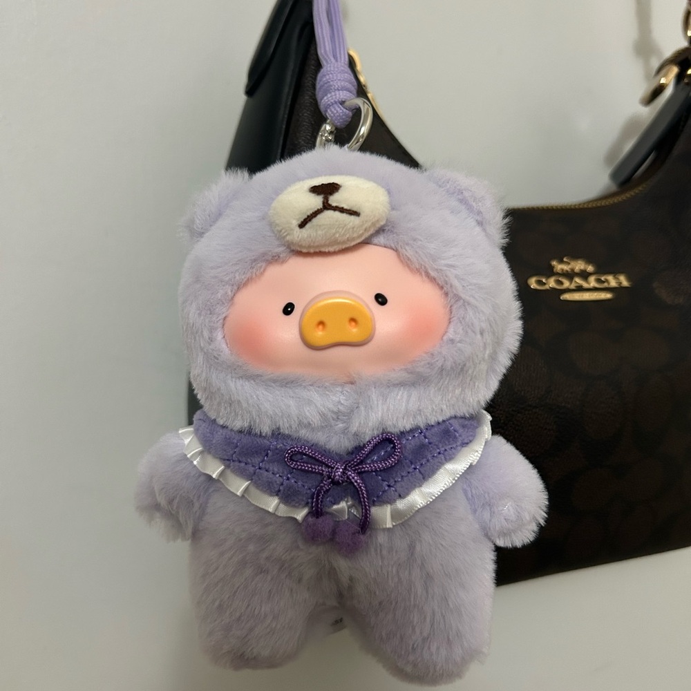 Lulu the Piggy Joyful Time Series Pendant - Romantic Teddy